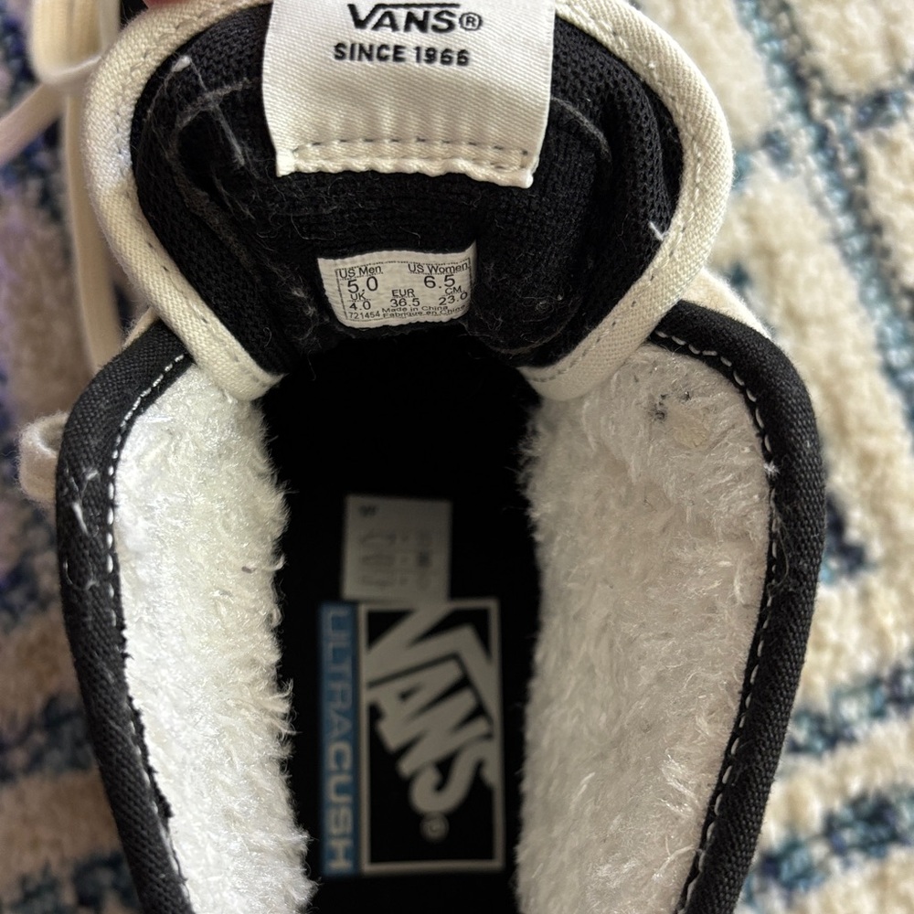 Vans Women’s SK8-HI Sherpa Suede Sentry 'Black White' Size 6.5 - Picture 7 of 8